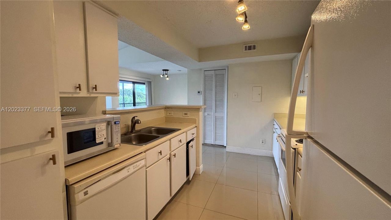 15077 SW 103rd Ter , Unit 8210, Miami, FL 33196 Photo