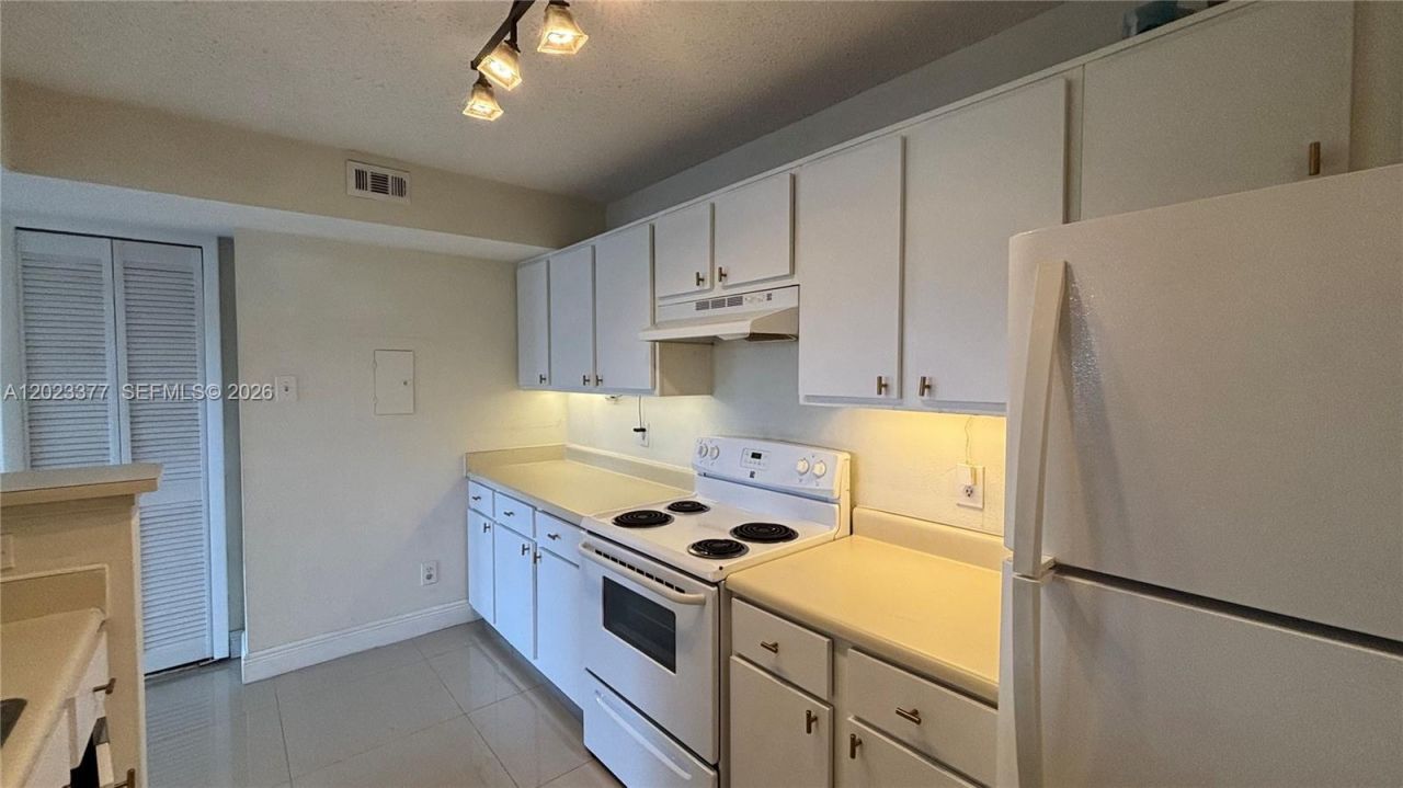 15077 SW 103rd Ter , Unit 8210, Miami, FL 33196 Photo