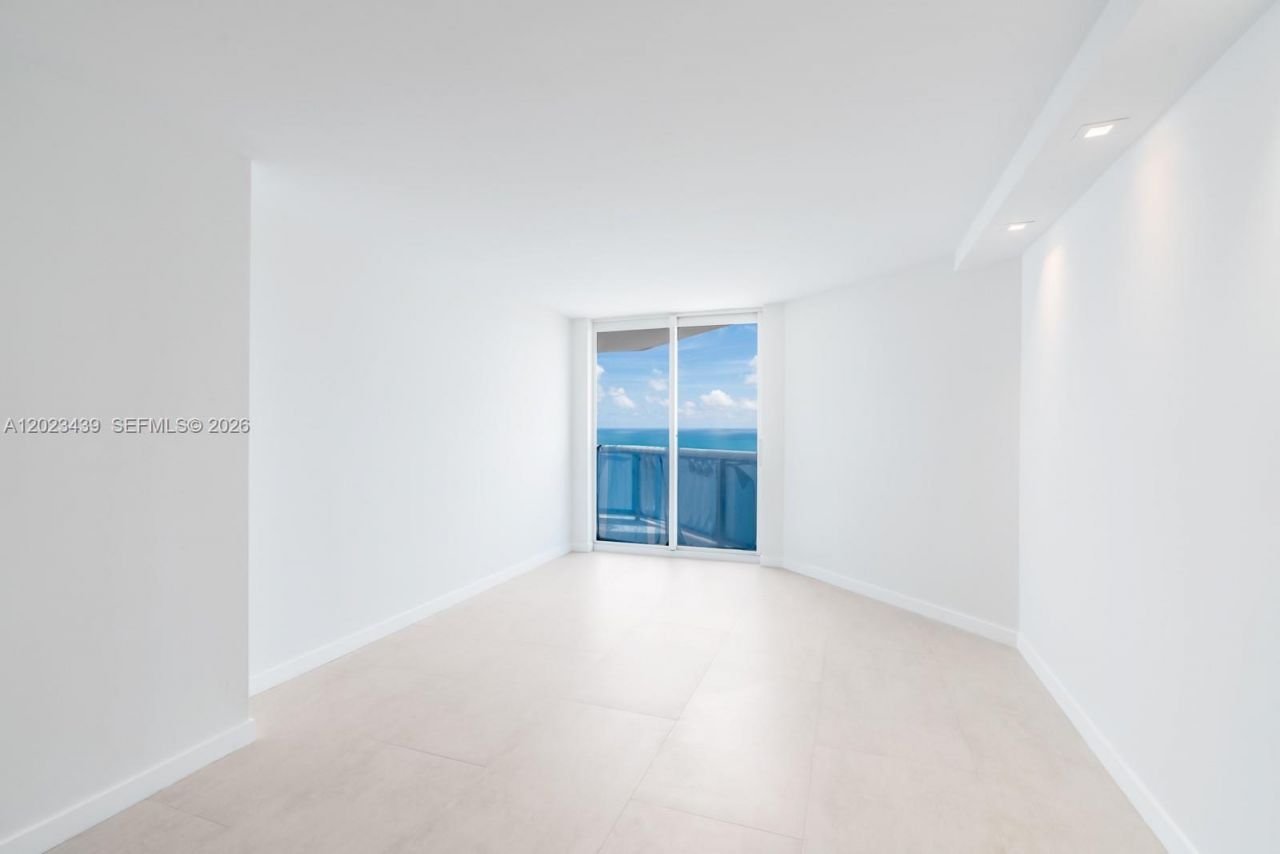 6301 Collins Ave , Unit 2502, Miami Beach, FL 33141 Photo
