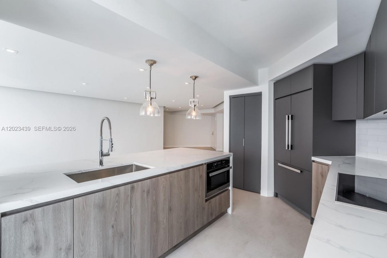 6301 Collins Ave , Unit 2502, Miami Beach, FL 33141 Photo