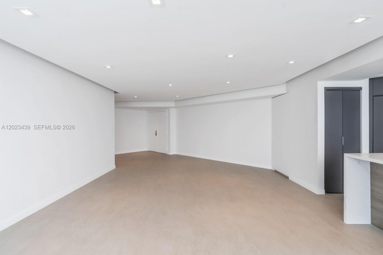 6301 Collins Ave , Unit 2502, Miami Beach, FL 33141 Photo