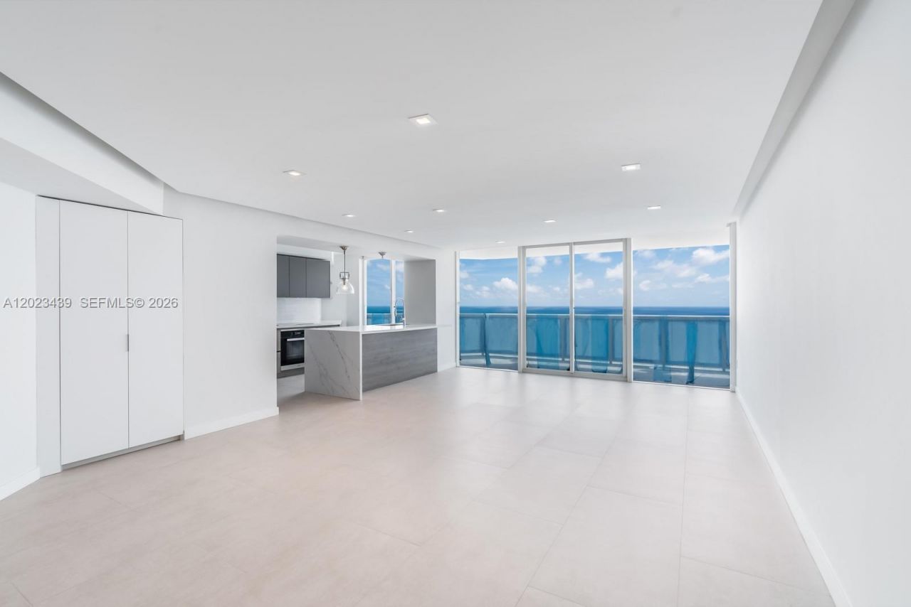 6301 Collins Ave , Unit 2502, Miami Beach, FL 33141 Photo