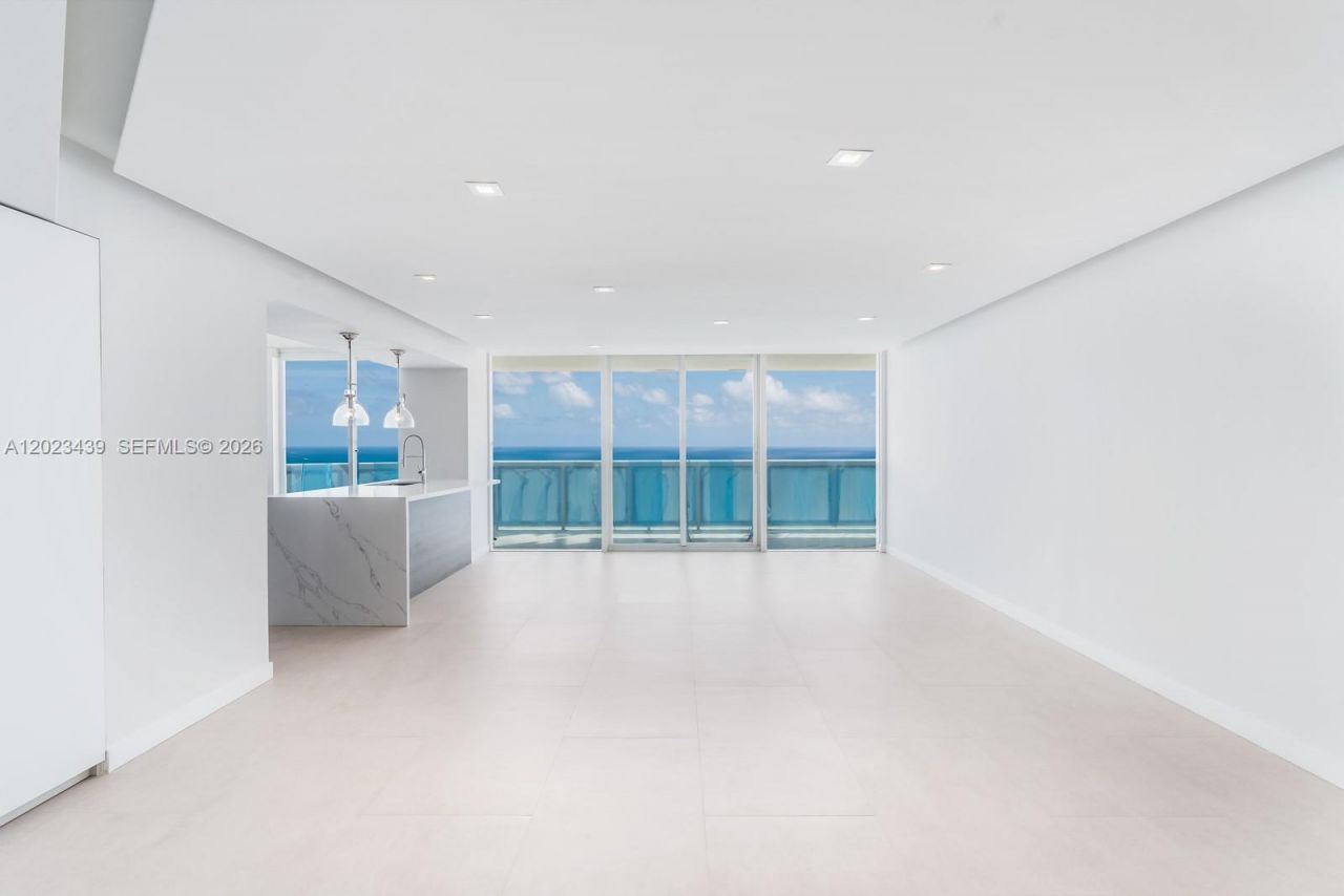 6301 Collins Ave , Unit 2502, Miami Beach, FL 33141 Photo