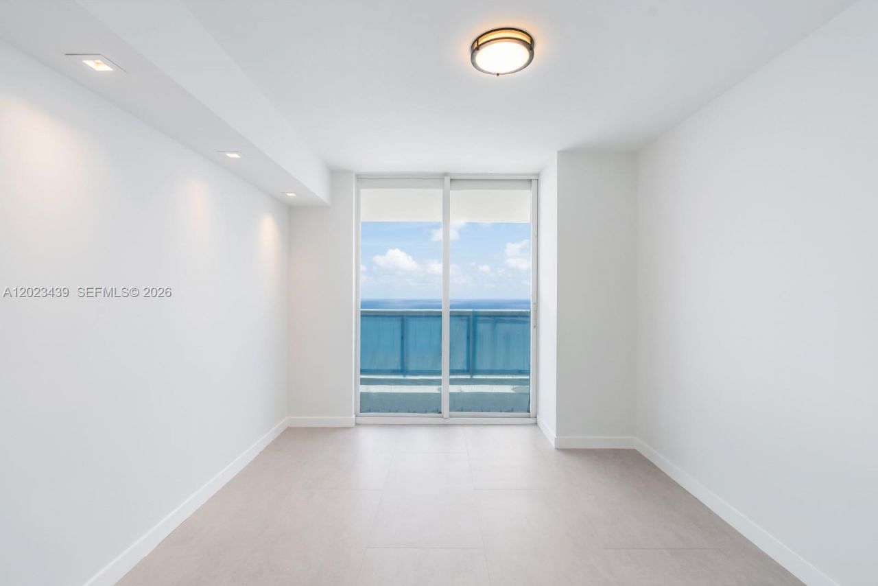 6301 Collins Ave , Unit 2502, Miami Beach, FL 33141 Photo