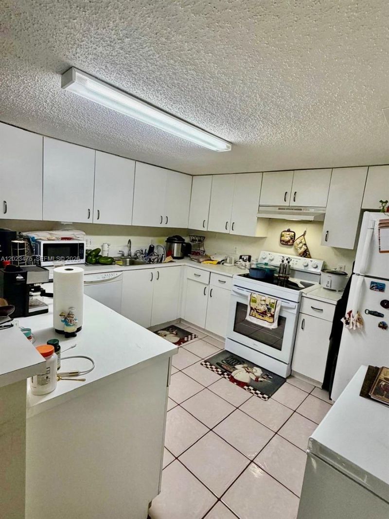 4725 SW 62nd Ave, Unit 104, Davie, FL 33314 Photo
