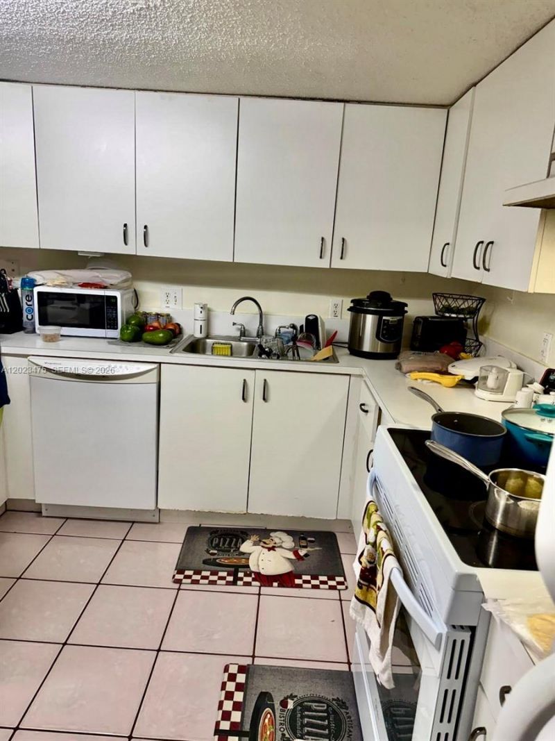 4725 SW 62nd Ave, Unit 104, Davie, FL 33314 Photo