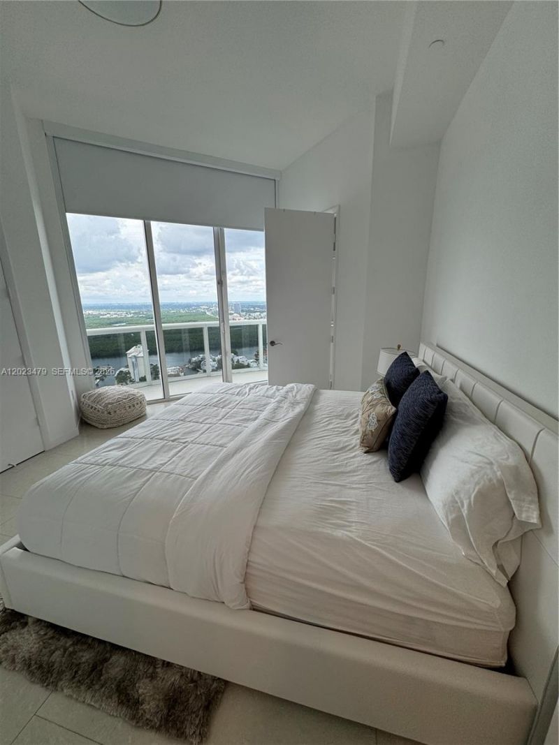16001 Collins Ave , Unit 4006, Sunny Isles Beach, FL 33160 Photo