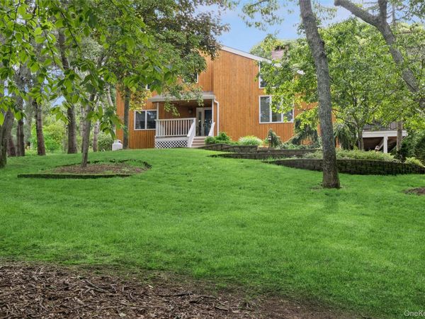 620 Wunneweta Road , Cutchogue, NY 11935