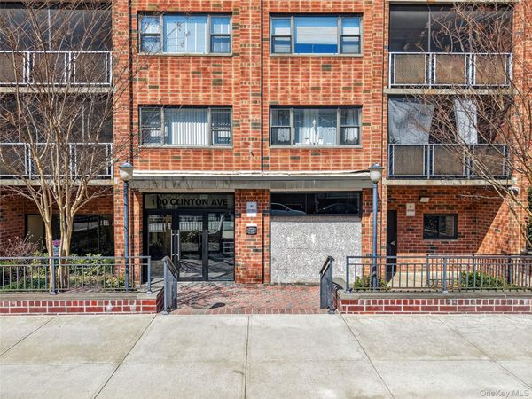 100 Clinton Avenue , Unit 3C, Mineola, NY 11501