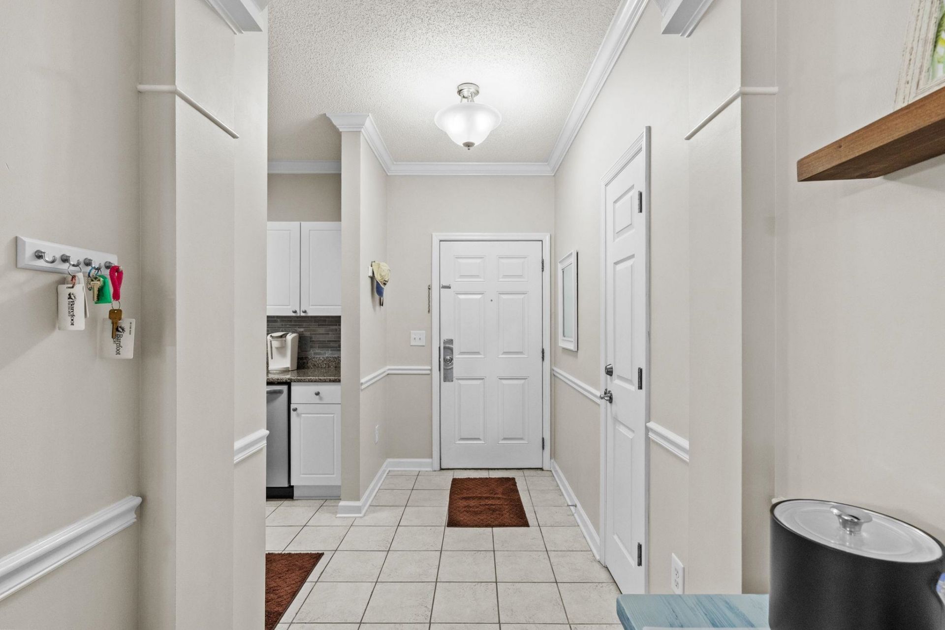 5825 Catalina Dr. Photo 7