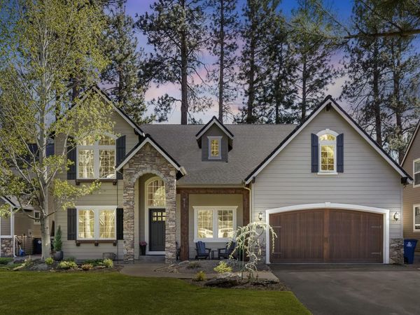 1041 E Timber Pine Drive, Sisters, OR 97759