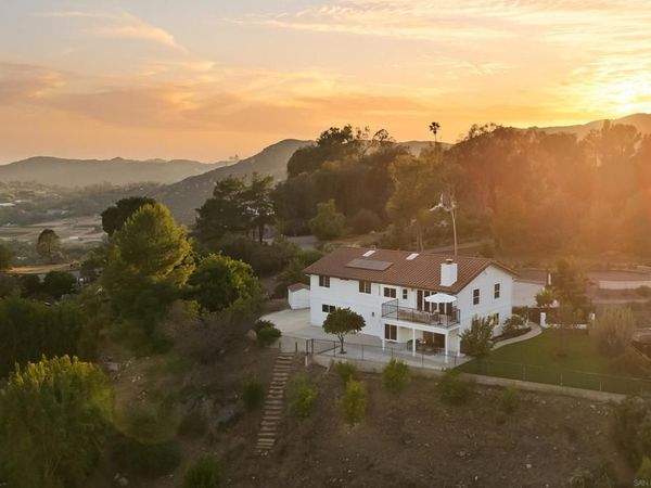 11337 Caprice Pl, Escondido, CA 92026