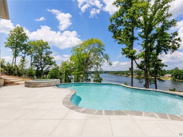 14922 Edgewater Drive , Northport, AL 35475