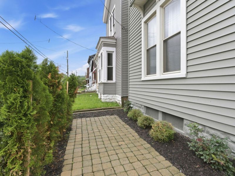 209 E 15th Street, Covington, KY 41011 Photo 2