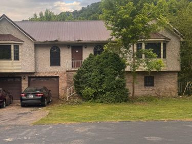 174 1st St Fox , Harold, KY 41635