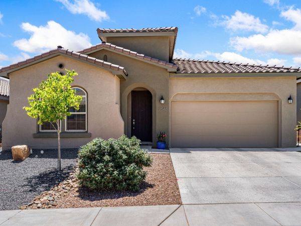 7046 Crystal Drive NE, Rio Rancho, NM 87144