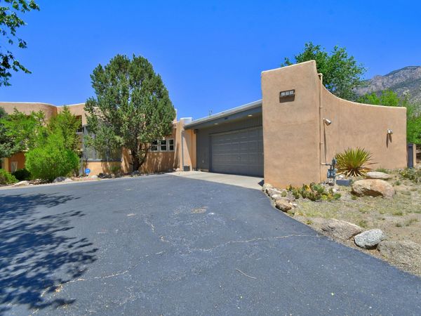 620 Cedar Hill Road NE, Albuquerque, NM 87122
