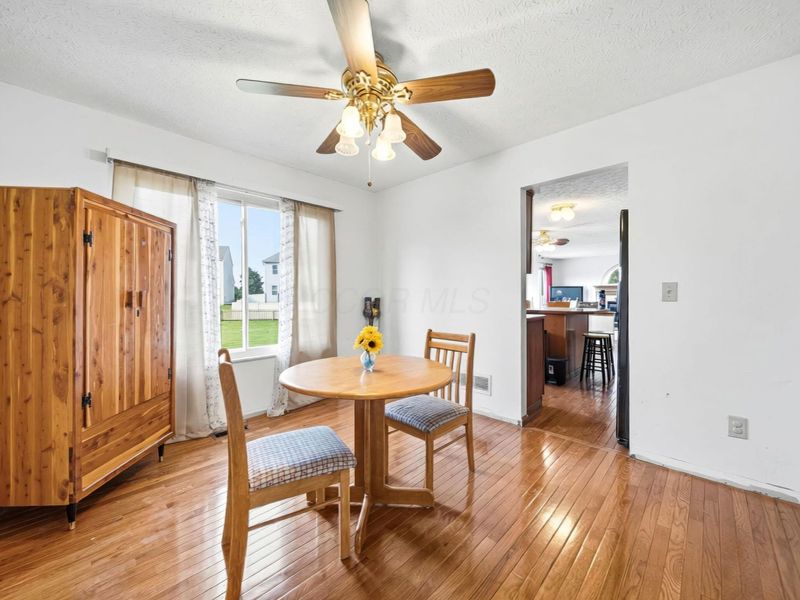1063 Margate Circle E, London, OH 43140 Photo 15