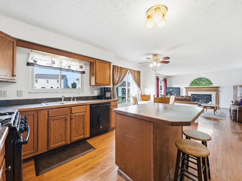 1063 Margate Circle E, London, OH 43140 Photo 16
