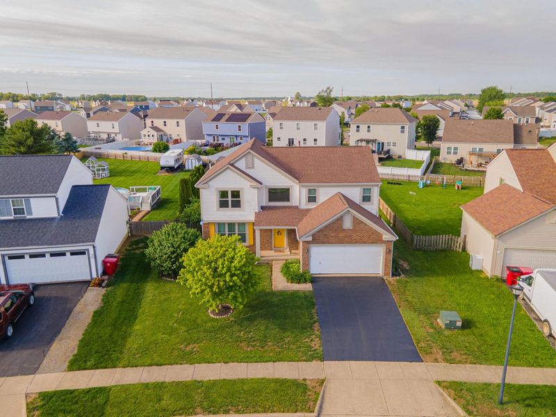 1063 Margate Circle E, London, OH 43140 Photo 2
