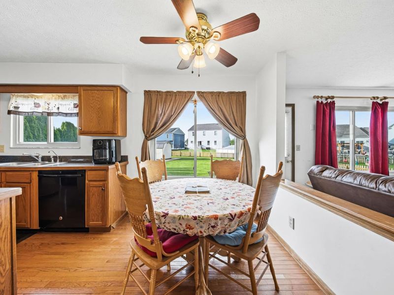 1063 Margate Circle E, London, OH 43140 Photo 21