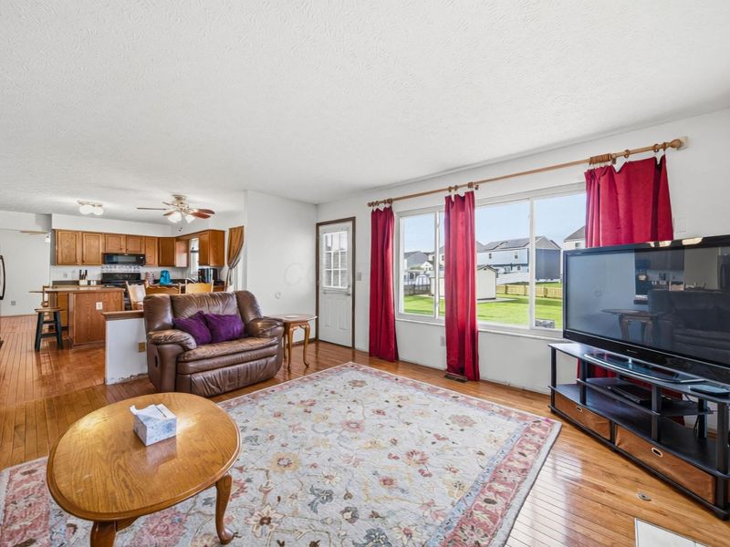 1063 Margate Circle E, London, OH 43140 Photo 24