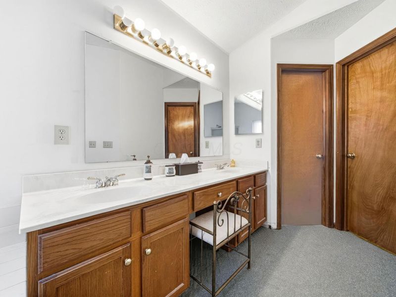 1063 Margate Circle E, London, OH 43140 Photo 34
