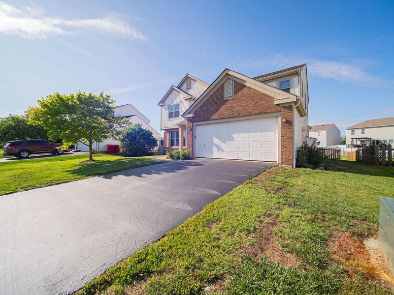 1063 Margate Circle E, London, OH 43140 Photo 4