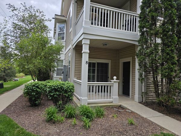 2250 Aurora Drive , Unit 8, Pingree Grove, IL 60140