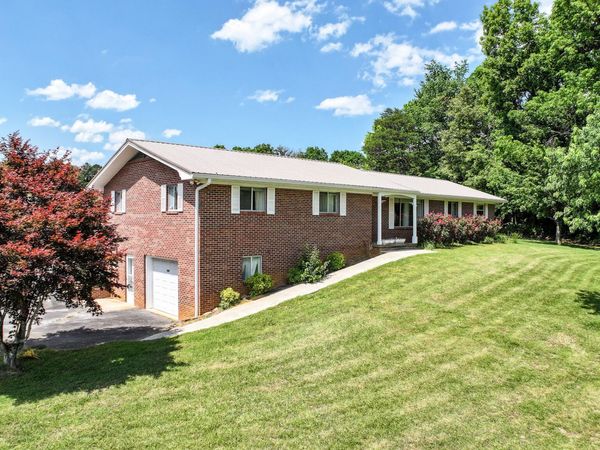 595 East Allens Bridge Road, Greeneville, TN 37743