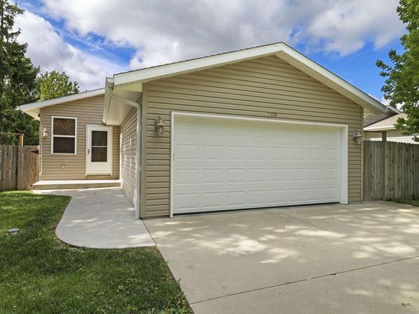 209 E Chestnut STREET, Silver Lake, WI 53170