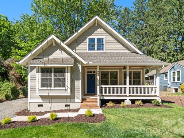 445 Governors View Road, Asheville, NC 28805