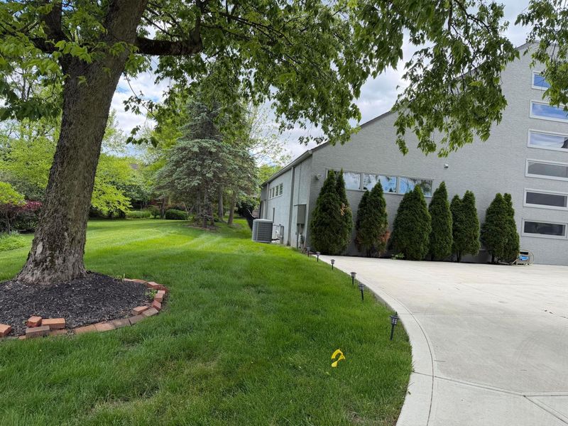 8575 Torwoodlee Court , Dublin, OH 43017 Photo 4
