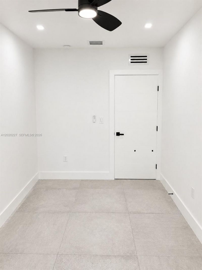 1733 NW 16th St, Unit 3, Miami, FL 33125 Photo