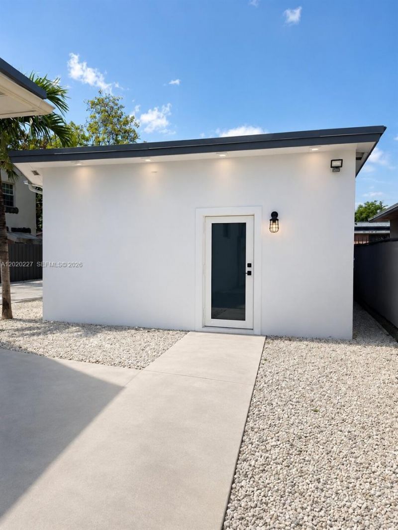 1733 NW 16th St, Unit 3, Miami, FL 33125 Photo