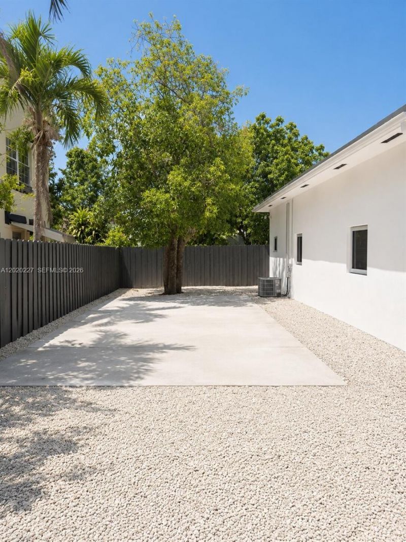 1733 NW 16th St, Unit 3, Miami, FL 33125 Photo