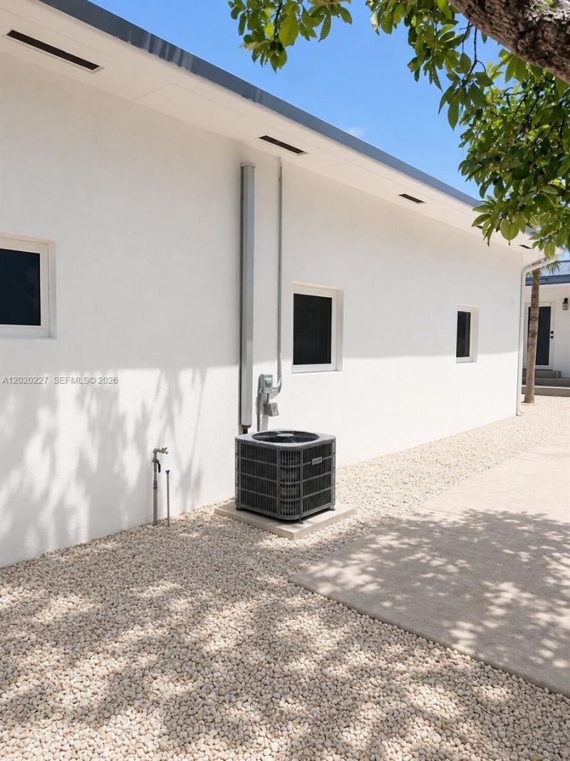 1733 NW 16th St, Unit 3, Miami, FL 33125 Photo