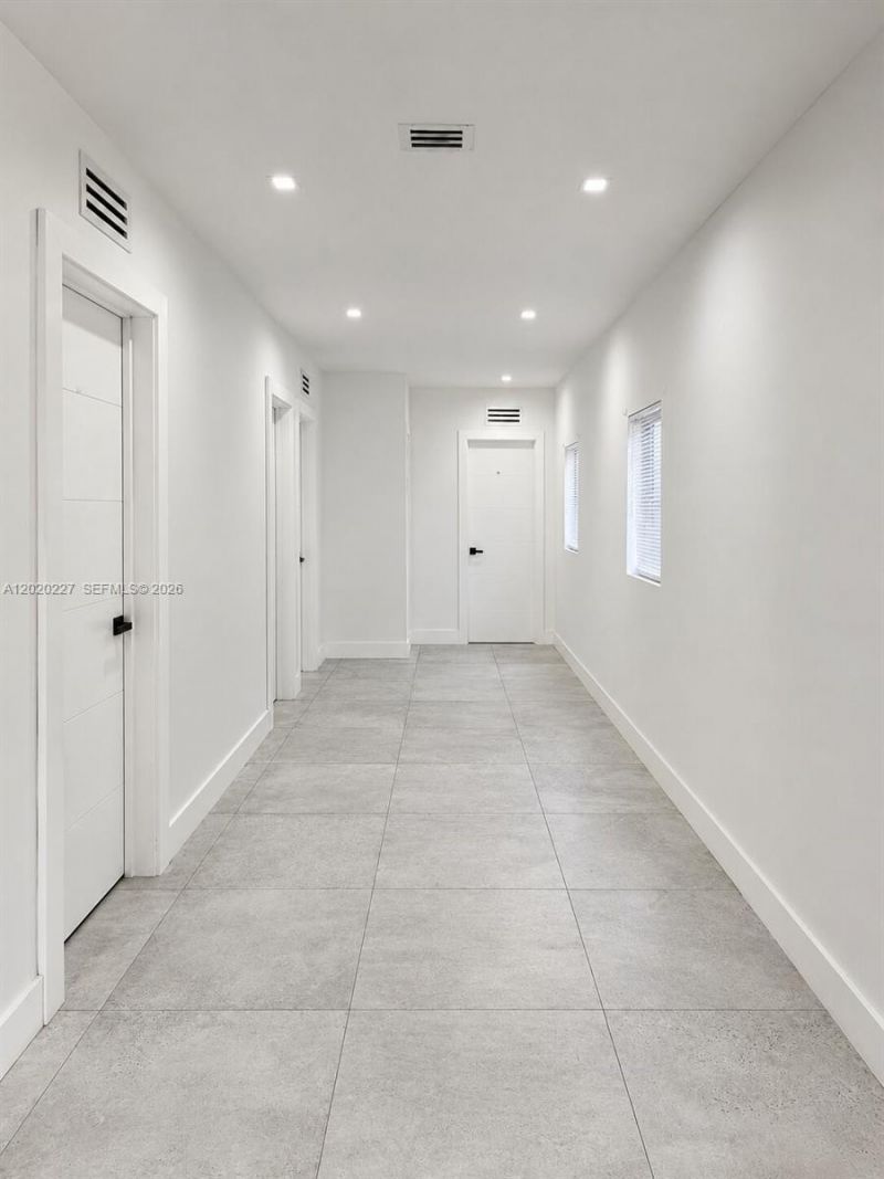 1733 NW 16th St, Unit 3, Miami, FL 33125 Photo