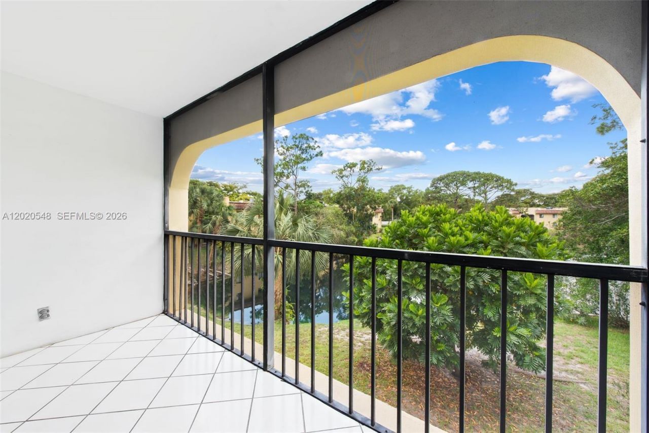 918 SW 9th Street Cir , Unit 204, Boca Raton, FL 33486 Photo