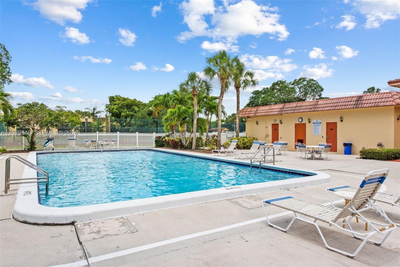 918 SW 9th Street Cir , Unit 204, Boca Raton, FL 33486 Photo