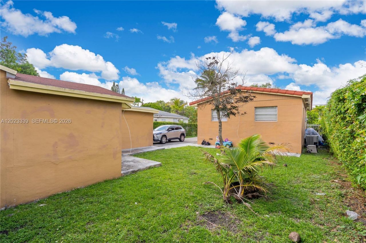94 NW 69th St , Miami, FL 33150 Photo