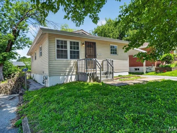 1225 Lakeview Avenue , St Louis, MO 63138