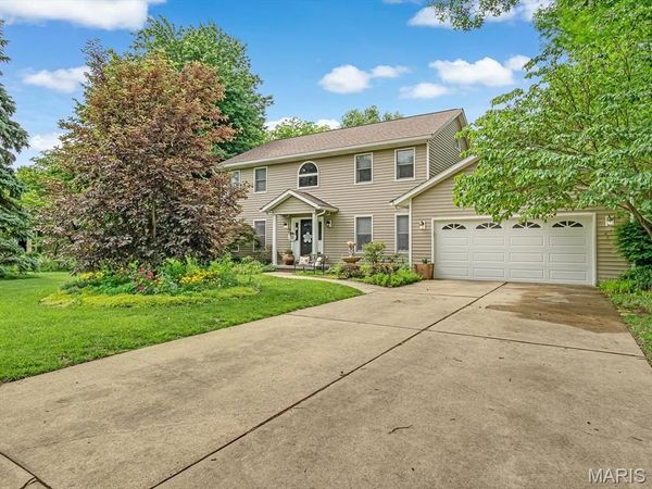 60 Santa Anita Drive , Maryville, IL 62062