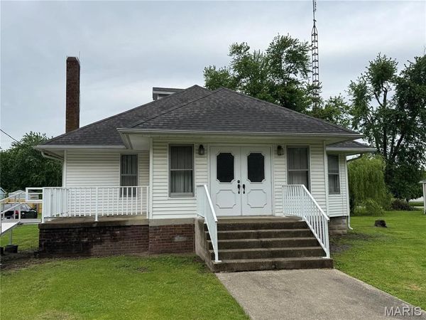 406 S Cleveland Street , Farmersville, IL 62533