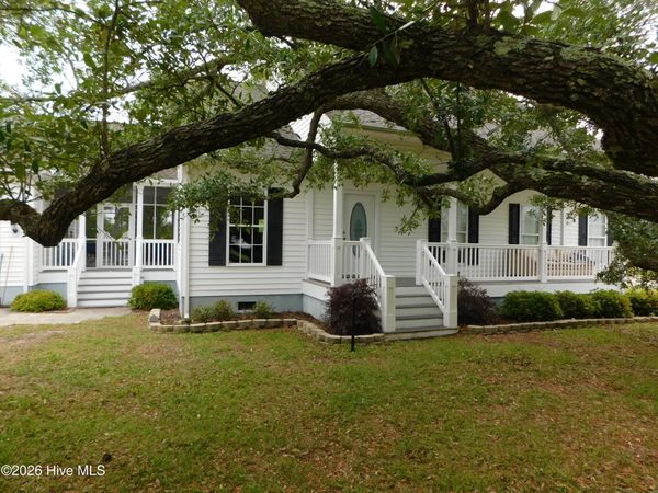 107 Beacon Street , Harkers Island, NC 28531