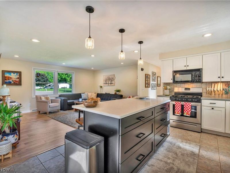 8263 Winterwood Avenue NW, North Canton, OH 44720 Photo 14