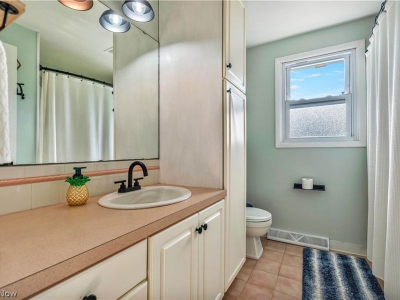 8263 Winterwood Avenue NW, North Canton, OH 44720 Photo 21