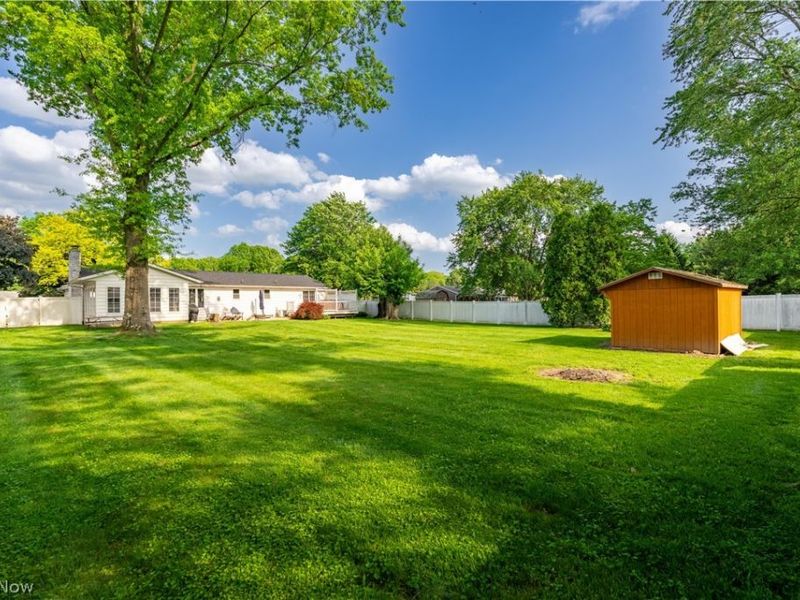 8263 Winterwood Avenue NW, North Canton, OH 44720 Photo 3