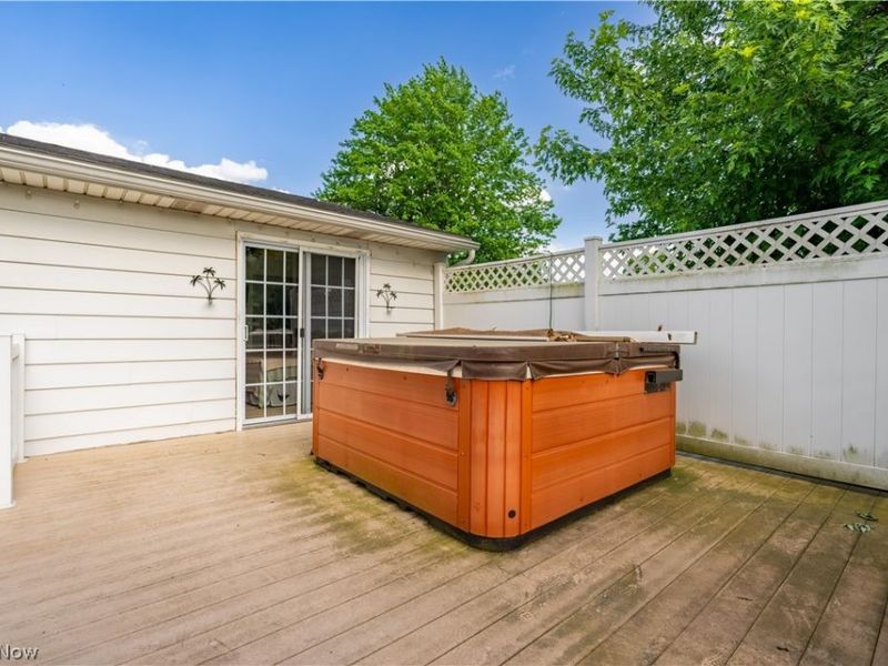 8263 Winterwood Avenue NW, North Canton, OH 44720 Photo 7