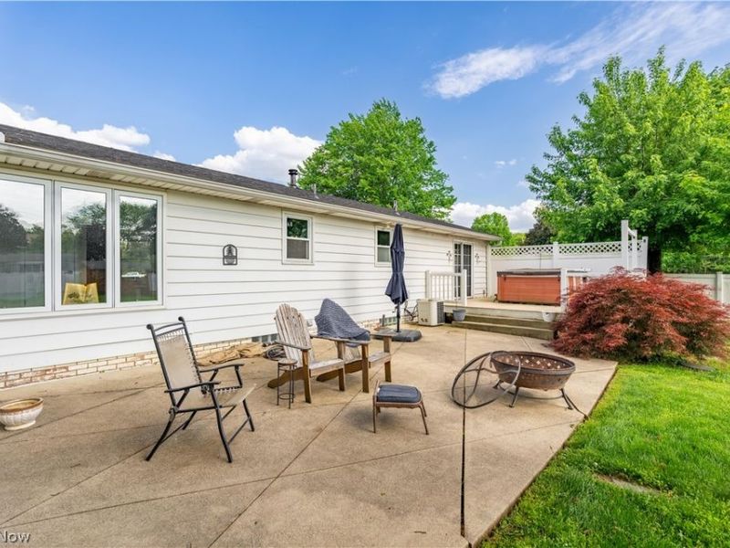 8263 Winterwood Avenue NW, North Canton, OH 44720 Photo 8